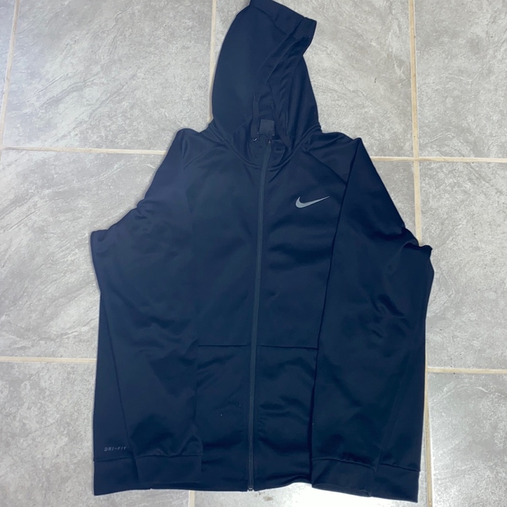 Nike sweater dry fit